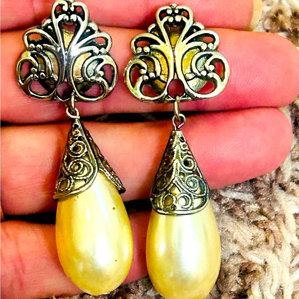 Vintage Silver Tone Faux Pearl Art Deco Dangle Drop Earrings Elegant